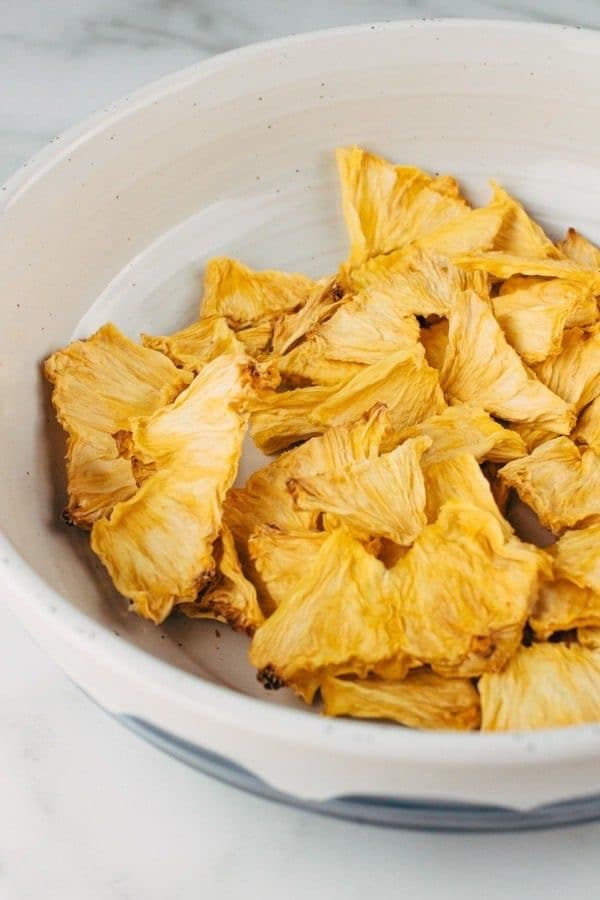 Dried pineapples